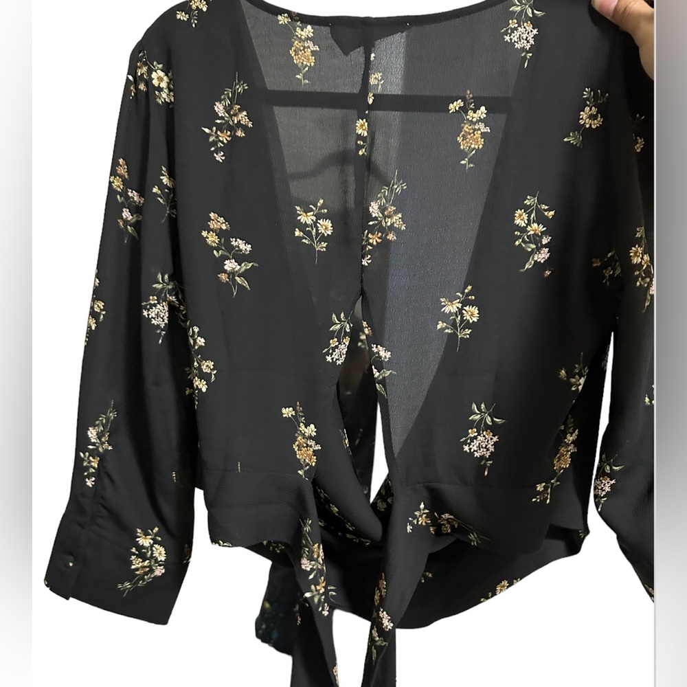 Black cover top! With little neutral colors.